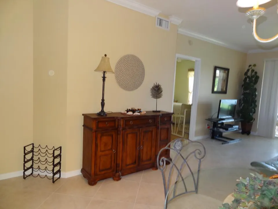 Beautiful Huntington Lakes Condo photo 8