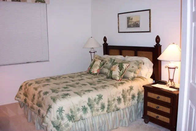 Queen Bedroom