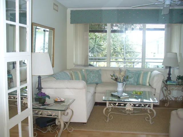 Charming Old Naples Condo photo 2