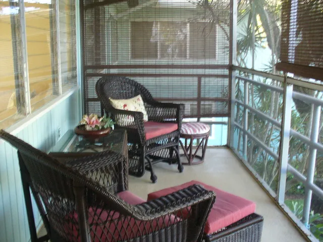 Charming Old Naples Condo photo 7