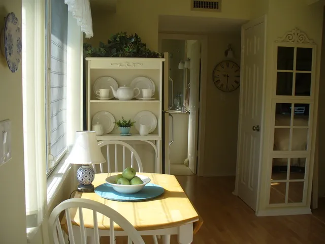 Charming Old Naples Condo photo 9