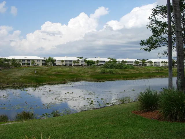 ******BEAUTIFUL STERLING OAKS CONDO**** photo 5