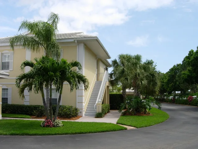 ******BEAUTIFUL STERLING OAKS CONDO**** photo 6