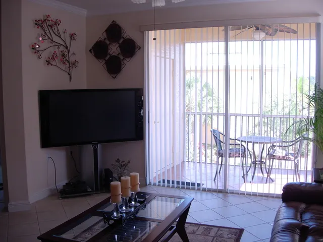 ******BEAUTIFUL STERLING OAKS CONDO**** photo 12