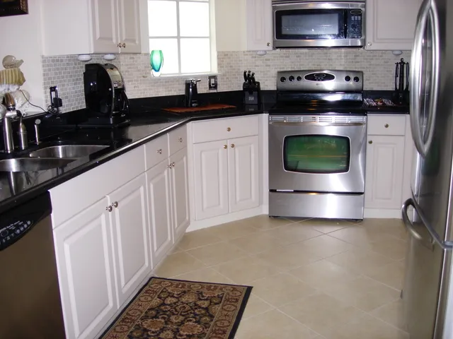 ******BEAUTIFUL STERLING OAKS CONDO**** photo 15