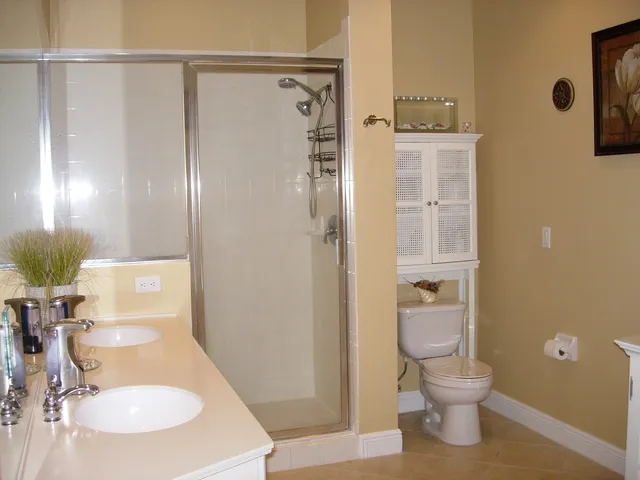 ******BEAUTIFUL STERLING OAKS CONDO**** photo 17