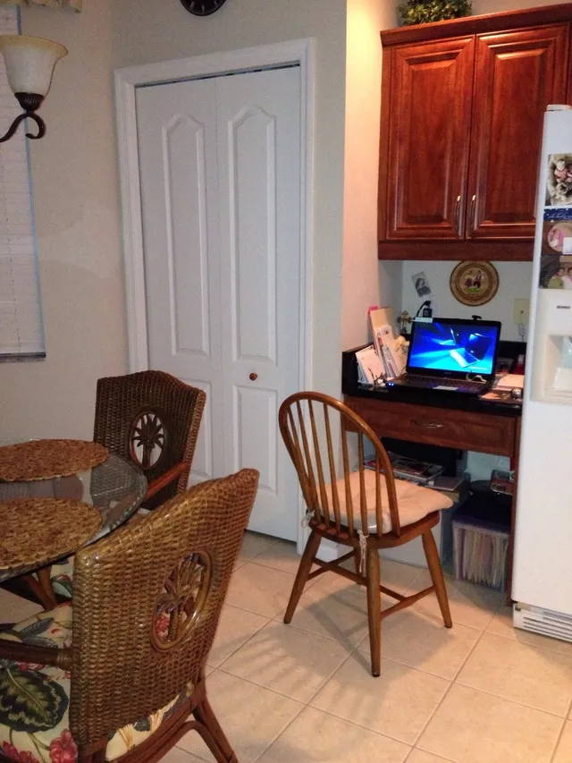 Kitchen dining area and desk