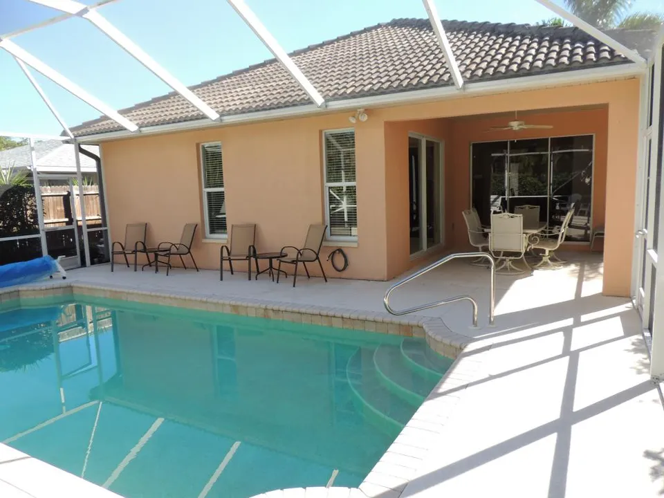 Large heated pool!!