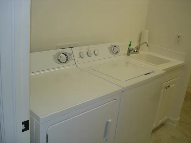 Utility Room with Washer & Dryer