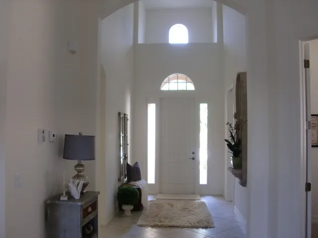 Foyer & Main Entrance
