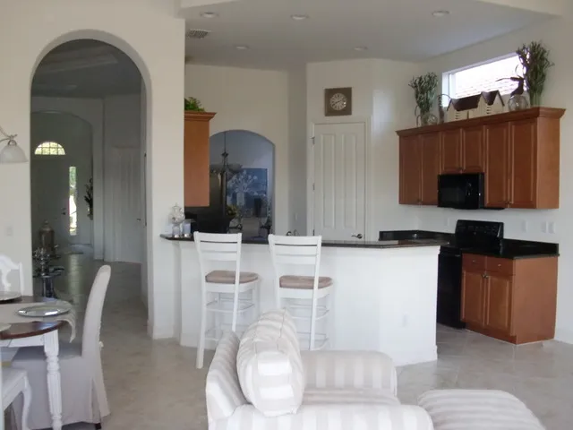 Kitchen, Breakfast Bar, & Pantry Area