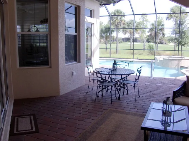 Covered Lanai Area
