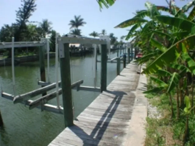 Naples Canal Home photo 7