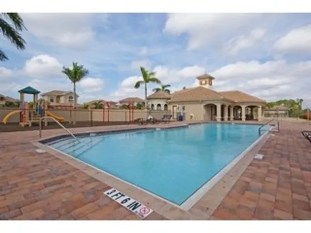 ANDALUCIA - POOL HOME - Centrally Located! photo 4
