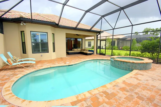 POOL, SPA & LANAI