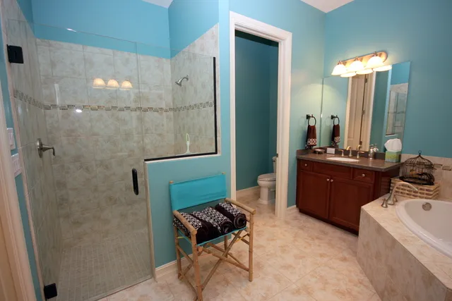 MASTER BATH