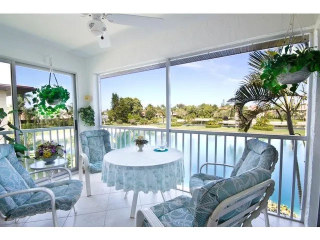 + 2 bed + Luxury Bright Condo + Lake View + Near Everything + photo 1