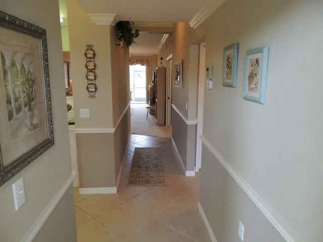 Light, bright and clean condo ready for rental