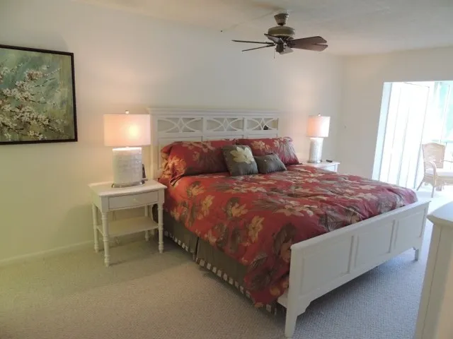 Master suite has a king bed, 2 closets, private bath & flat screen tv