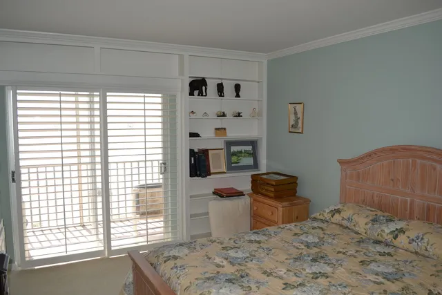Guest room.