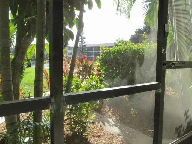 lanai to pool area