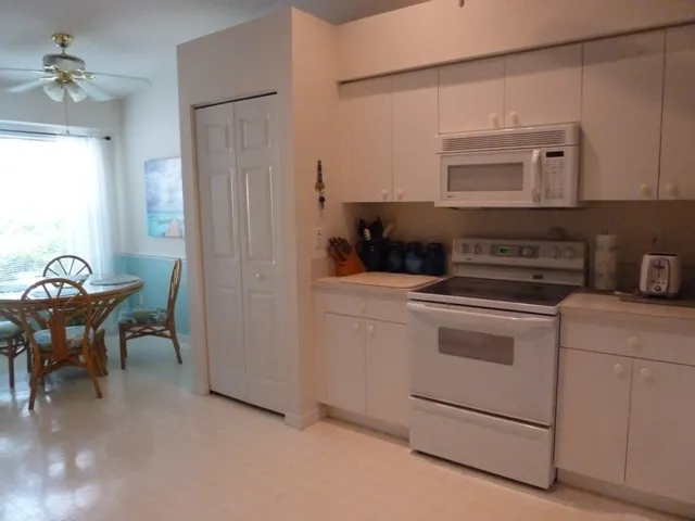 Spacious kitchen and breakfast room