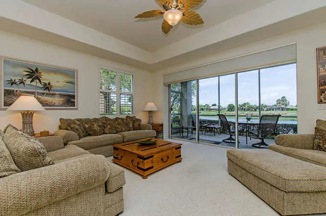 Living Area & Lanai