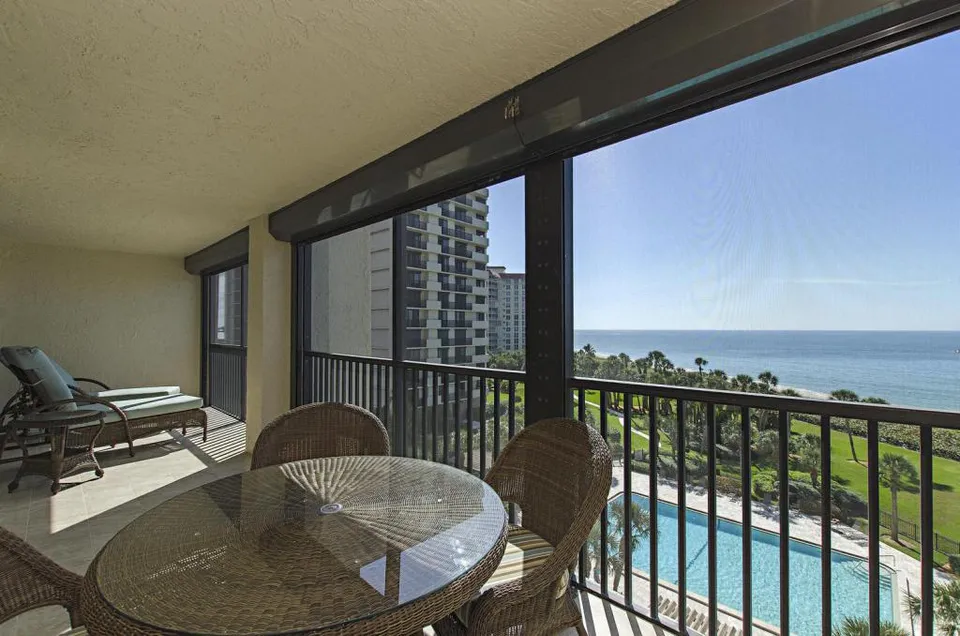 Lanai & View