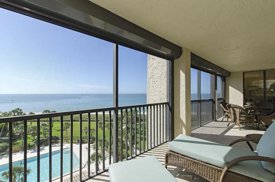 Lanai & View