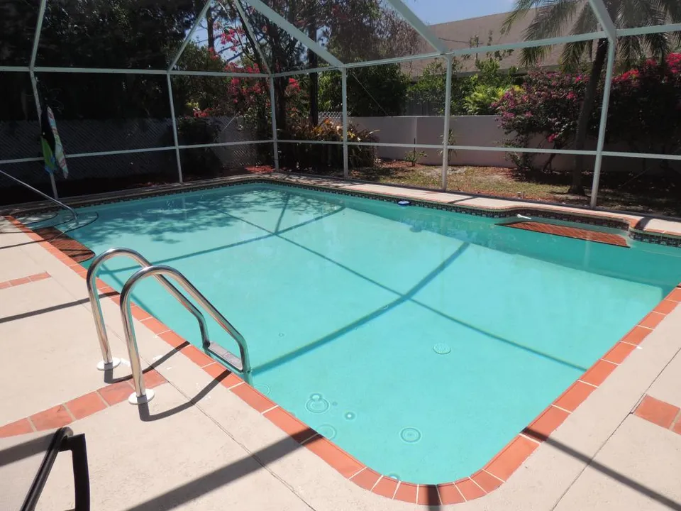 PRIVATE POOL