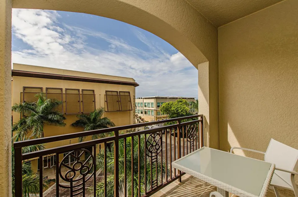 Lanai & View