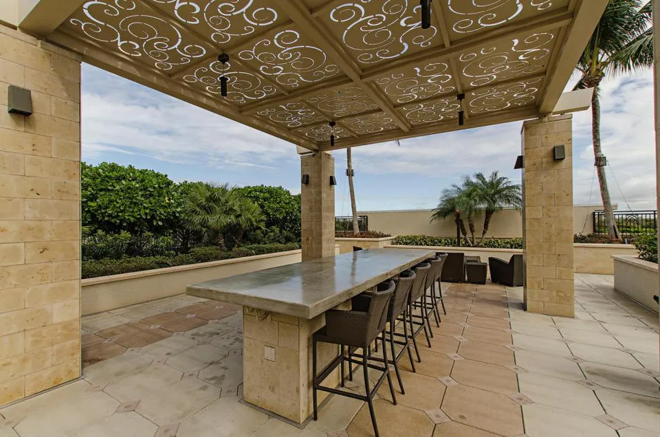 Outdoor Bar