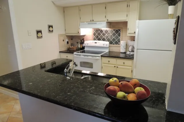 Granite counter tops and fully equipped