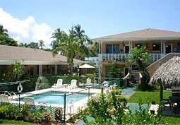 Pristine apartment - Two blocks to beach & Main St. photo 1