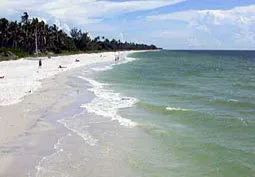 Pristine apartment - Two blocks to beach & Main St. photo 3
