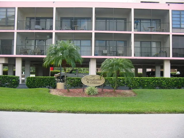 Vanderbilt Palms Condo photo 2