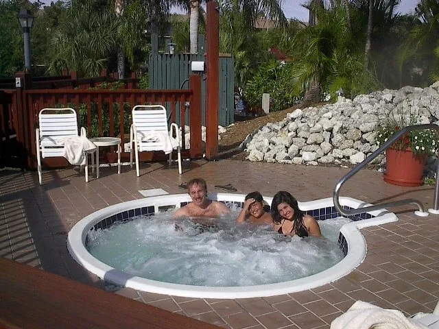 ENJOY THE BUBBLES OF THE HOT TUB DAY or NIGHT UNDER THE STARS!