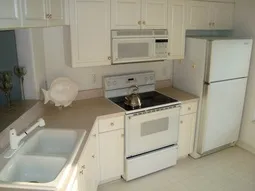 **REDUCED  furnished 2/2 condo ANNUAL** photo 2