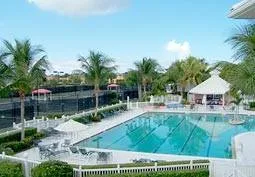**REDUCED  furnished 2/2 condo ANNUAL** photo 4