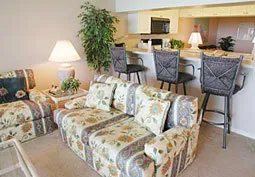 2 Bedroom 2 Bath + Den Beach Condo photo 4