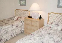 2 Bedroom 2 Bath + Den Beach Condo photo 5