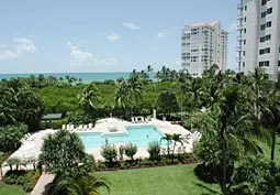 2 Bedroom 2 Bath + Den Beach Condo photo 9