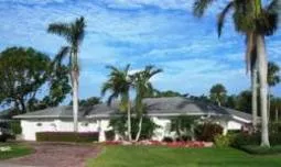 3 bedroom, 3 Bathroom + den.  in Old Naples photo 8
