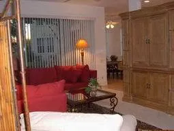 Naples, 1st  Floor Carriage Home photo 10