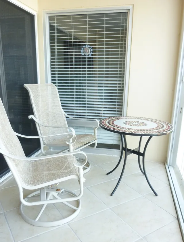 Enjoy the Gulf of Mexico from the lanai!  