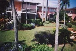 Old Naples 2 blocks from Gulf photo 2