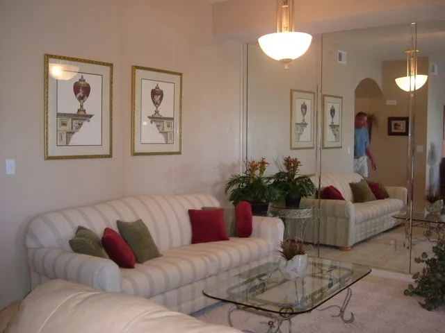 NAPLES GOLF COMMUNITY CONDO photo 2