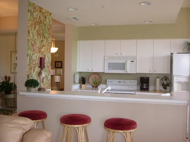 NAPLES GOLF COMMUNITY CONDO photo 3