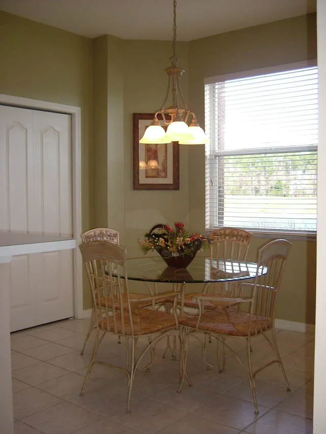 NAPLES GOLF COMMUNITY CONDO photo 4