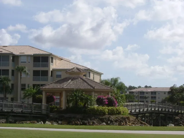 NAPLES GOLF COMMUNITY CONDO photo 14